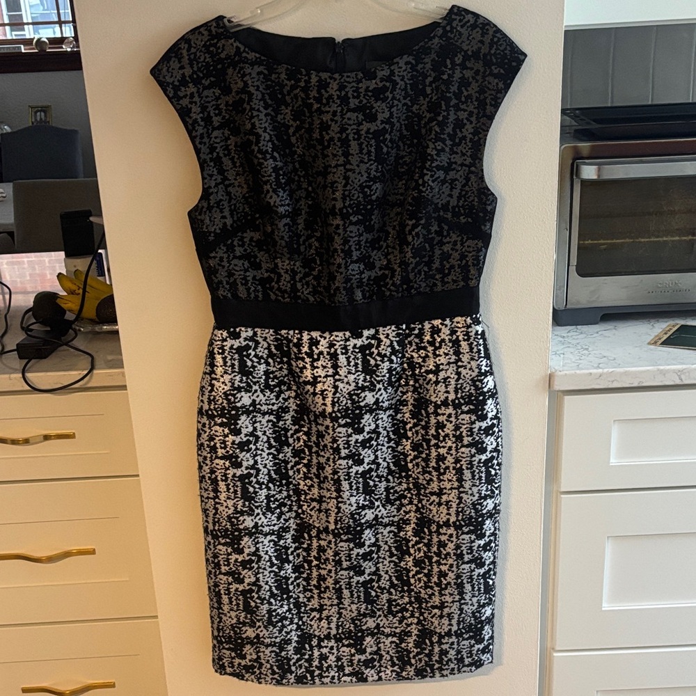 Adrianna Papell Black and silver Textured shift Dress